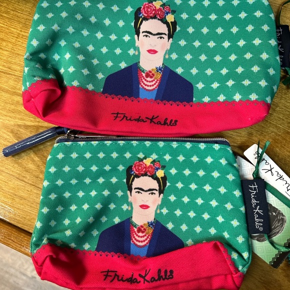 Makeup pouch bundle - Picture 5 of 11